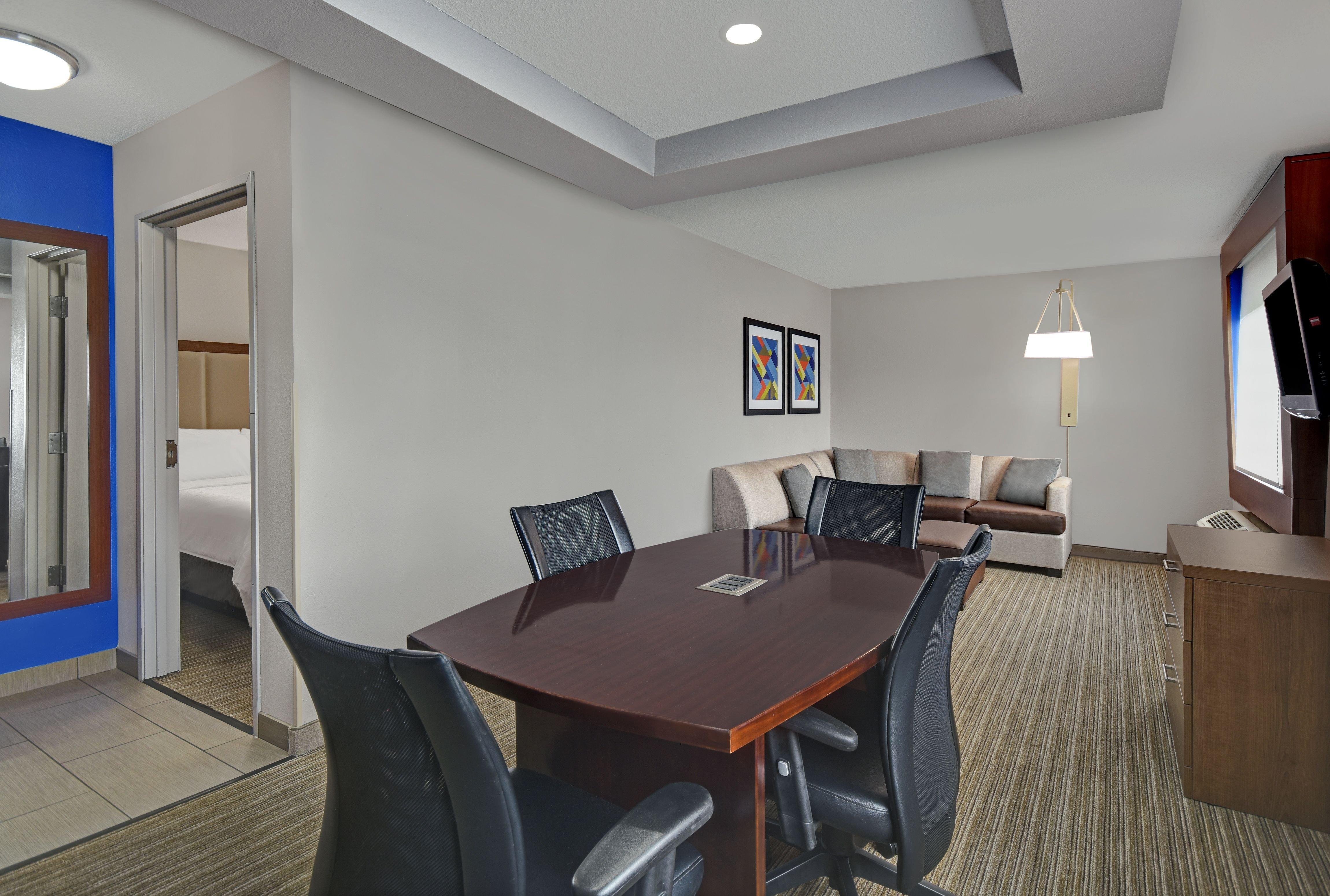 Holiday Inn Express Adrian By Ihg Екстериор снимка
