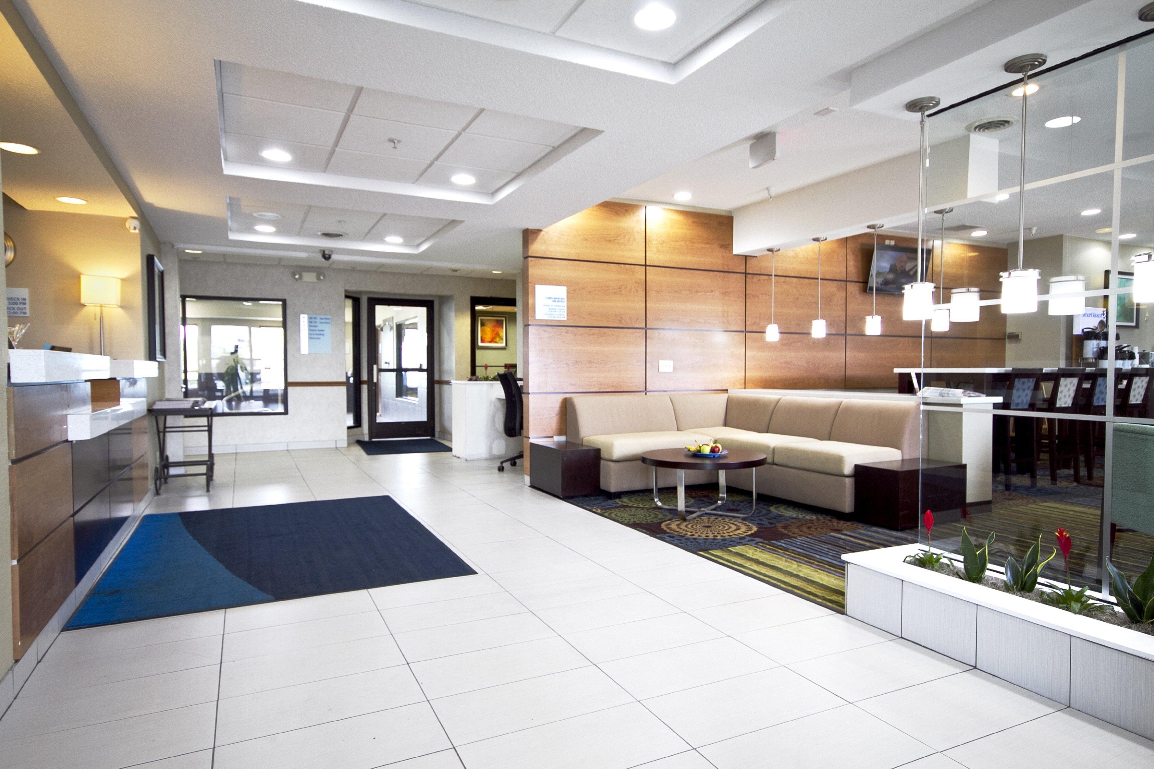 Holiday Inn Express Adrian By Ihg Екстериор снимка