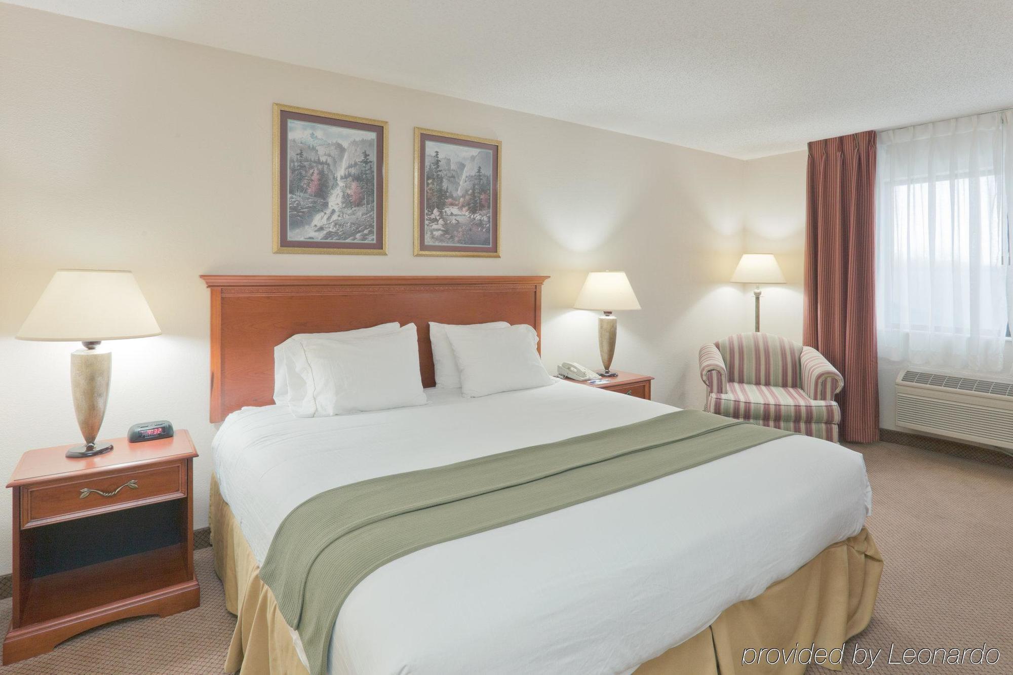 Holiday Inn Express Adrian By Ihg Стая снимка
