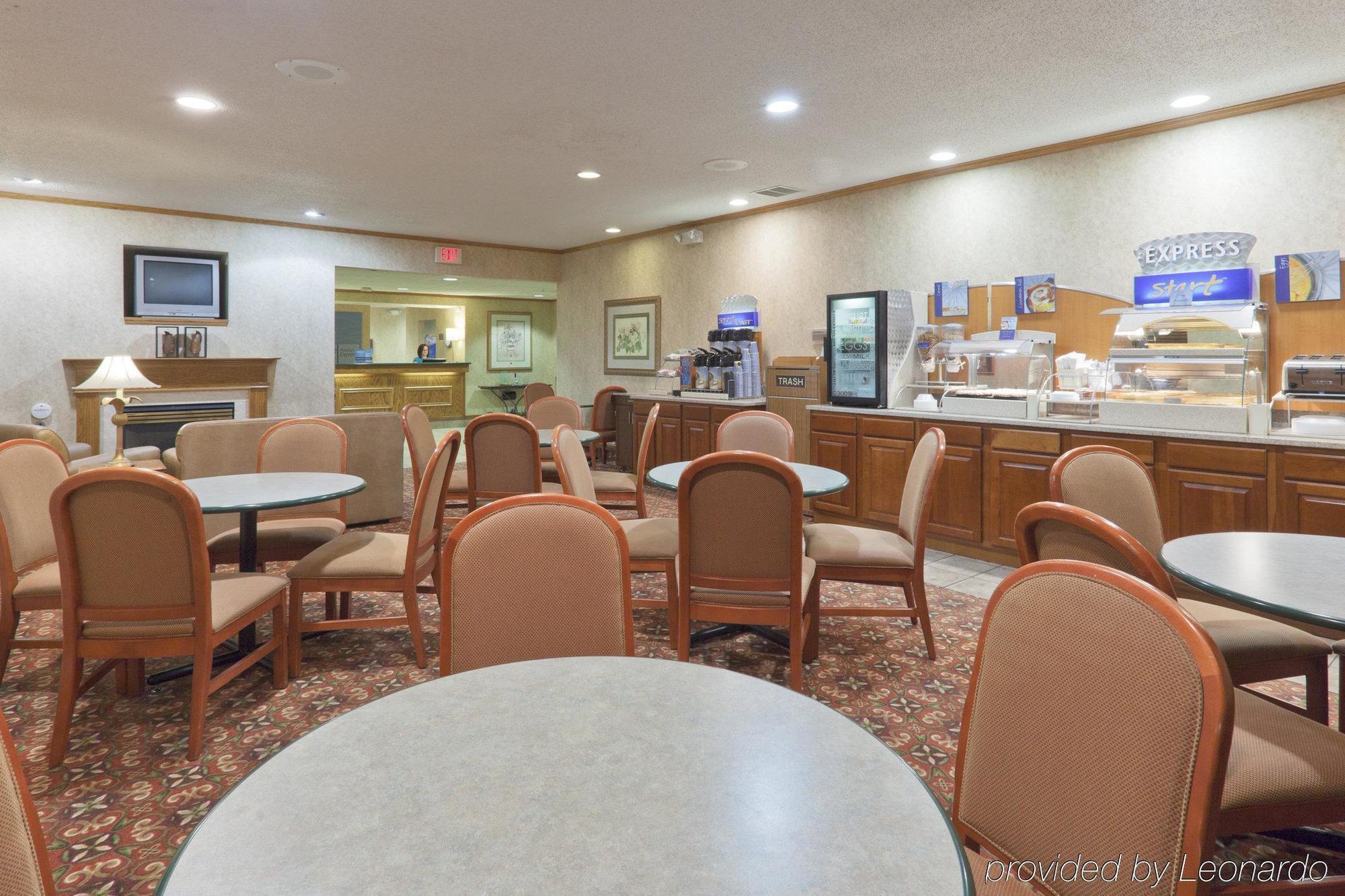 Holiday Inn Express Adrian By Ihg Ресторант снимка