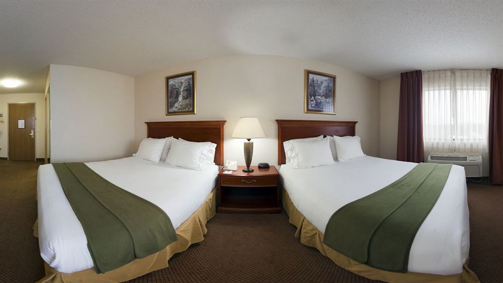 Holiday Inn Express Adrian By Ihg Екстериор снимка