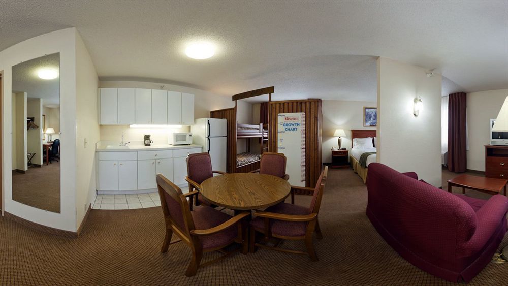 Holiday Inn Express Adrian By Ihg Екстериор снимка